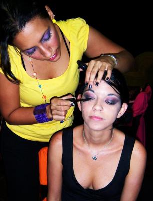 20080818235235-makeupartist1.jpg