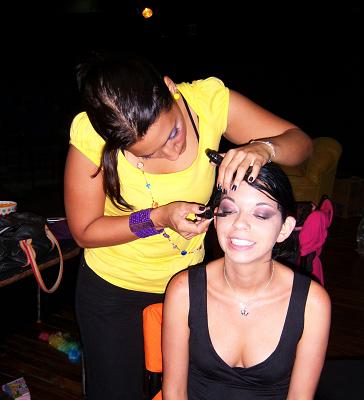 20080818235305-makeupartistthree.jpg